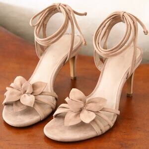 Ann Taylor Romantic Tan Sandals Nude Sude Akle Wrap Floral Detail Heel Size 8